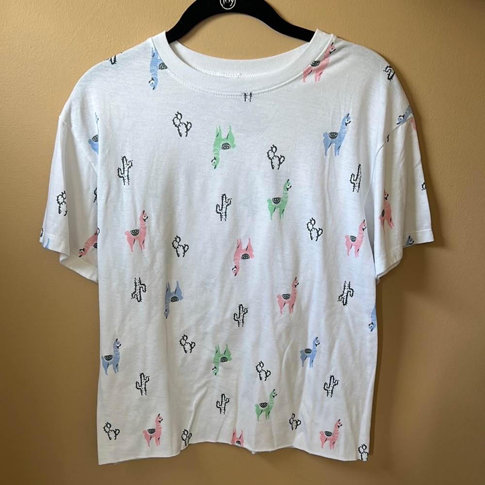 Awake Juniors White Short Sleeve T-Shirt with Cactus and Llama Print Size Small